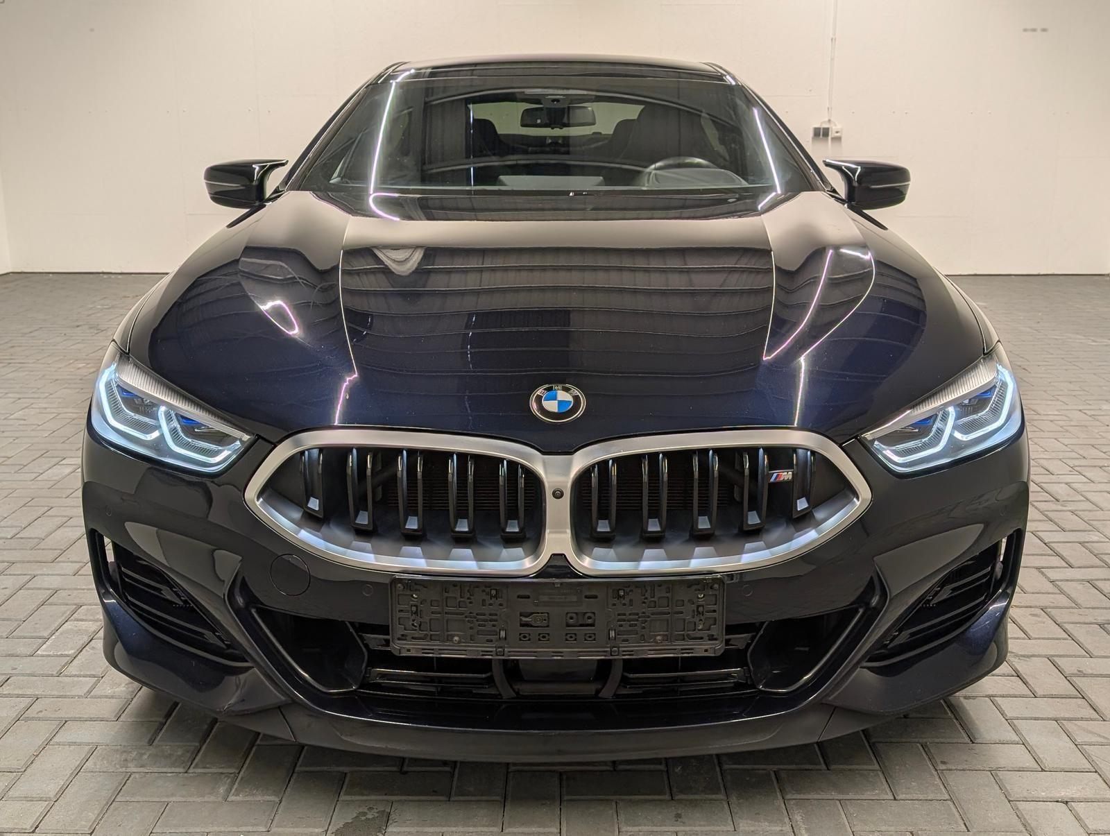 BMW M850 i xDrive Laser/Navi/Pano/H.-K./360°/HUD/20LM