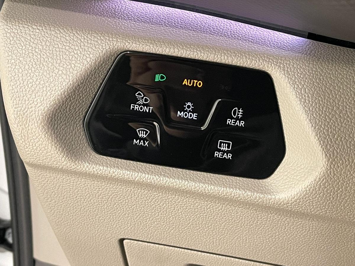 Volkswagen T7 Multivan 1.4TSI Hybrid Matrix HEAD-UP Harmann