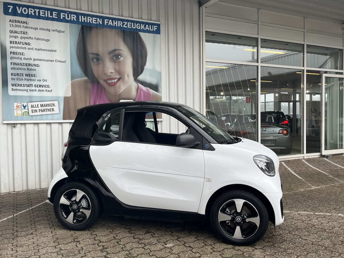 Smart ForTwo EQ Exclusive PANORAMA CAM MEDIA LED PDC SHZ ALU 22KW 