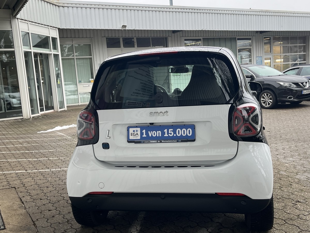 Smart ForTwo EQ Exclusive PANORAMA CAM MEDIA LED PDC SHZ ALU 22KW 