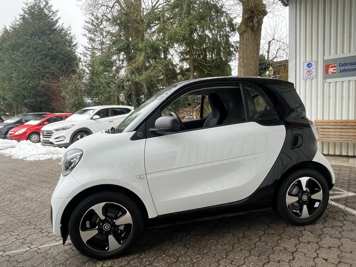 Smart ForTwo EQ Exclusive PANORAMA CAM MEDIA LED PDC SHZ ALU 22KW 