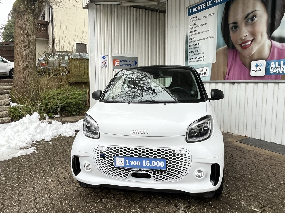 Smart ForTwo EQ Exclusive PANORAMA CAM MEDIA LED PDC SHZ ALU 22KW 