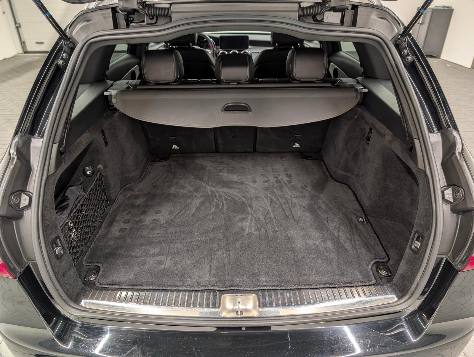 Mercedes-Benz C 200 AMG-Line MultiBeam/Navi/SHZ/Kam/Leder/ACC