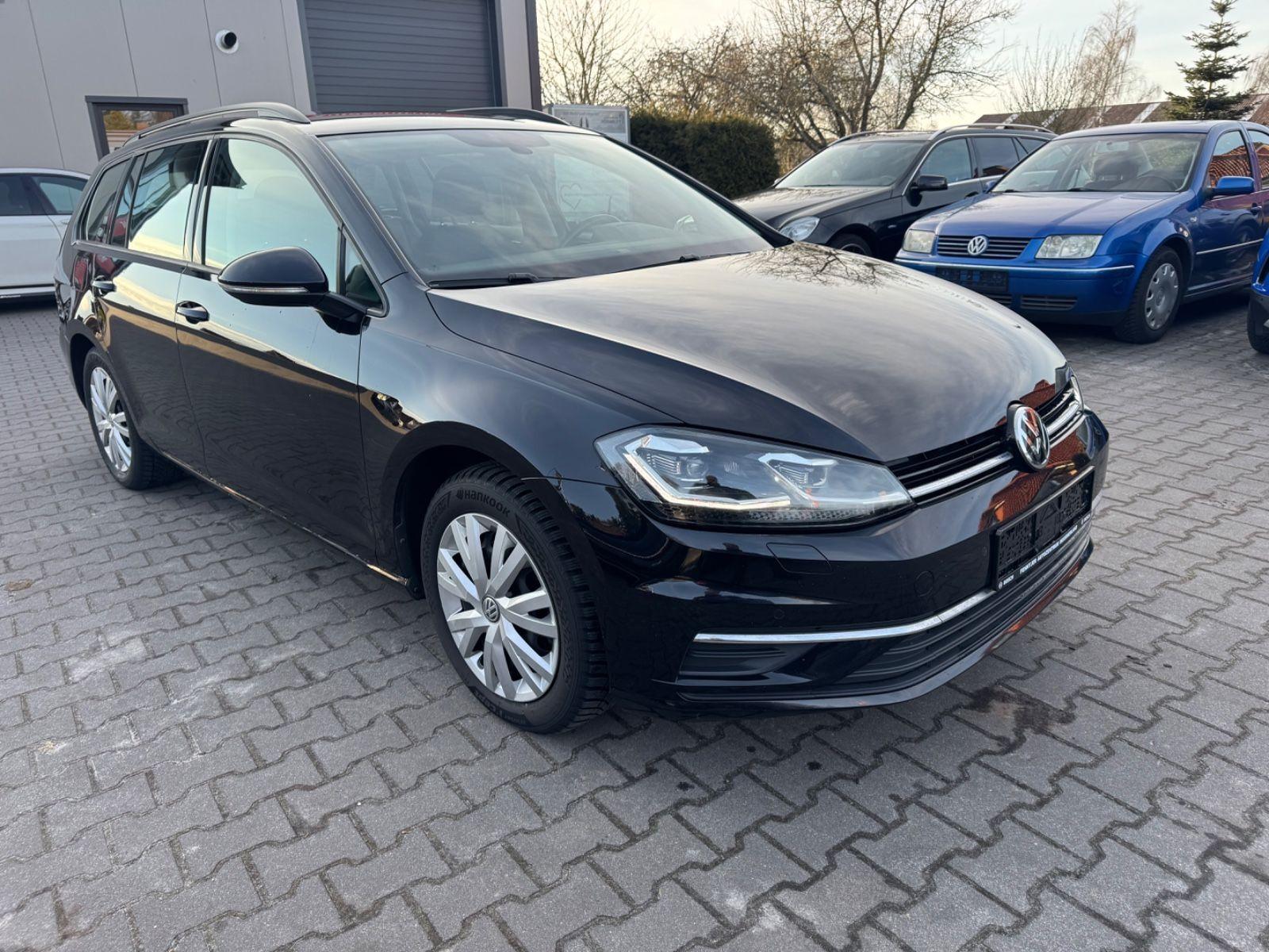 Volkswagen Golf VII Variant 2,0 TDI DSG ACC F1 NAVI AHK LED