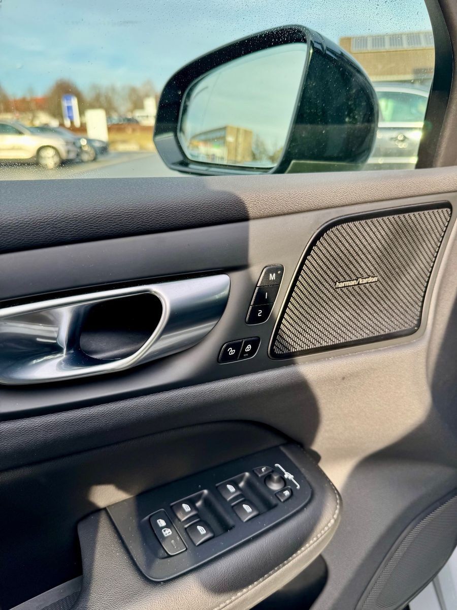 Volvo V60 B4 Kombi Plus Dark