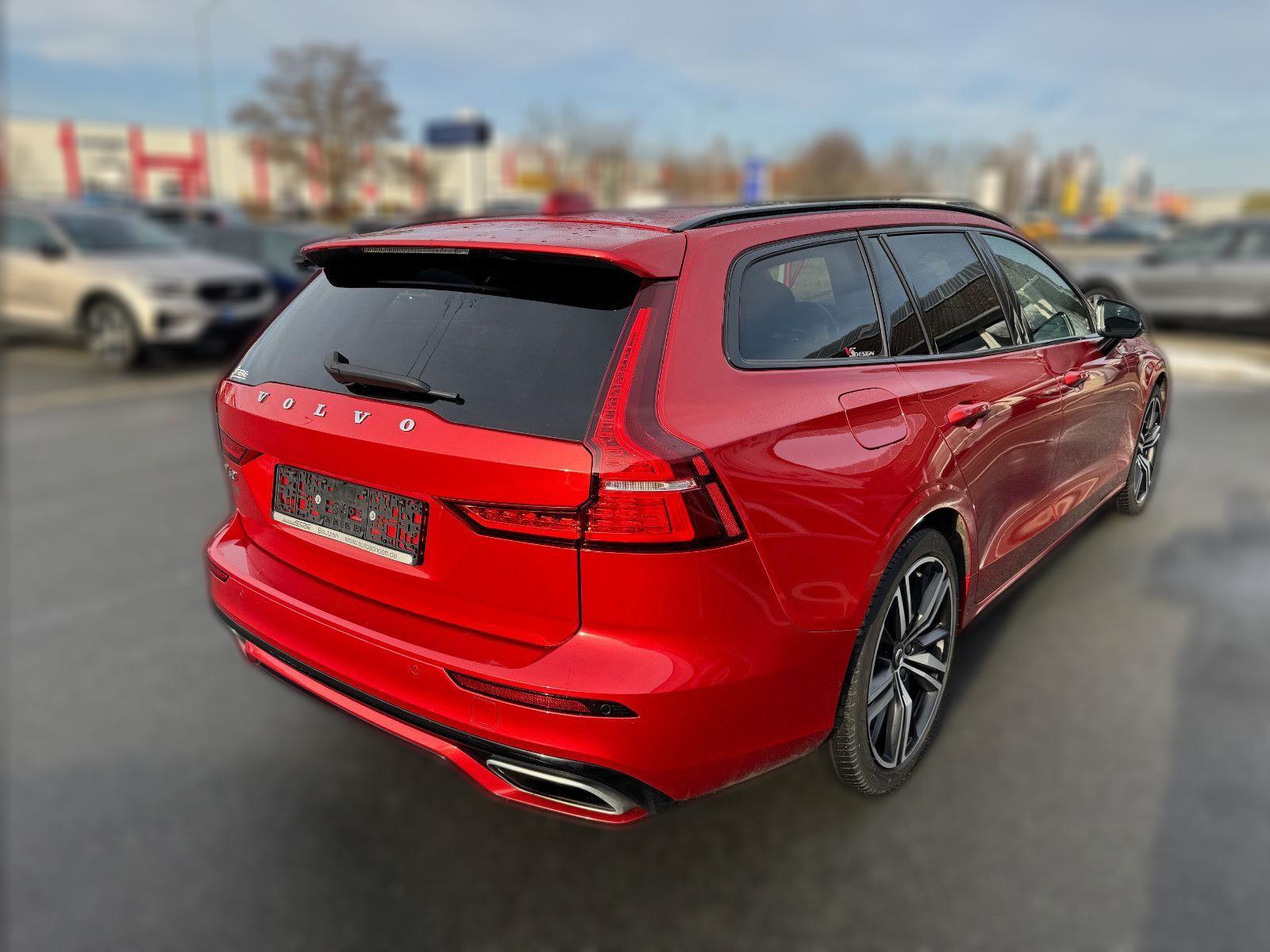 Volvo V60 T6 AWD R-Design Recharge Plug-In Hybrid
