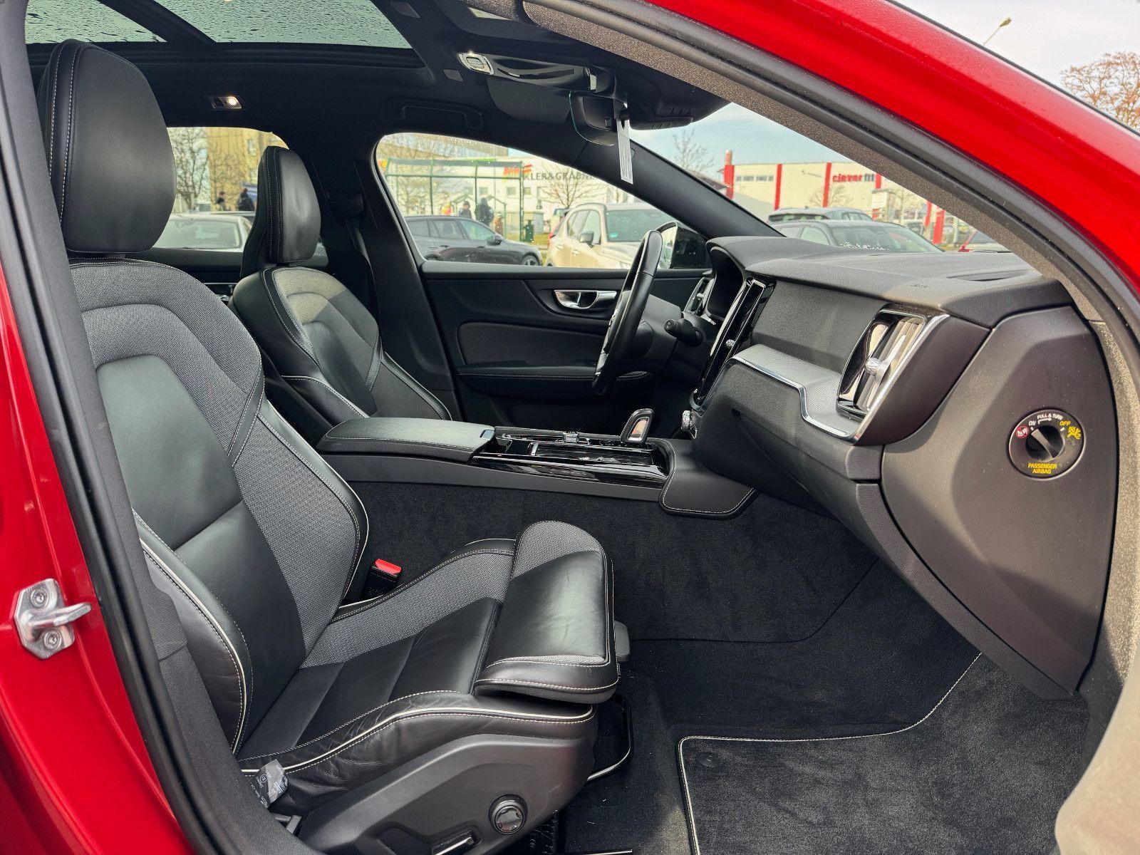 Volvo V60 T6 AWD R-Design Recharge Plug-In Hybrid