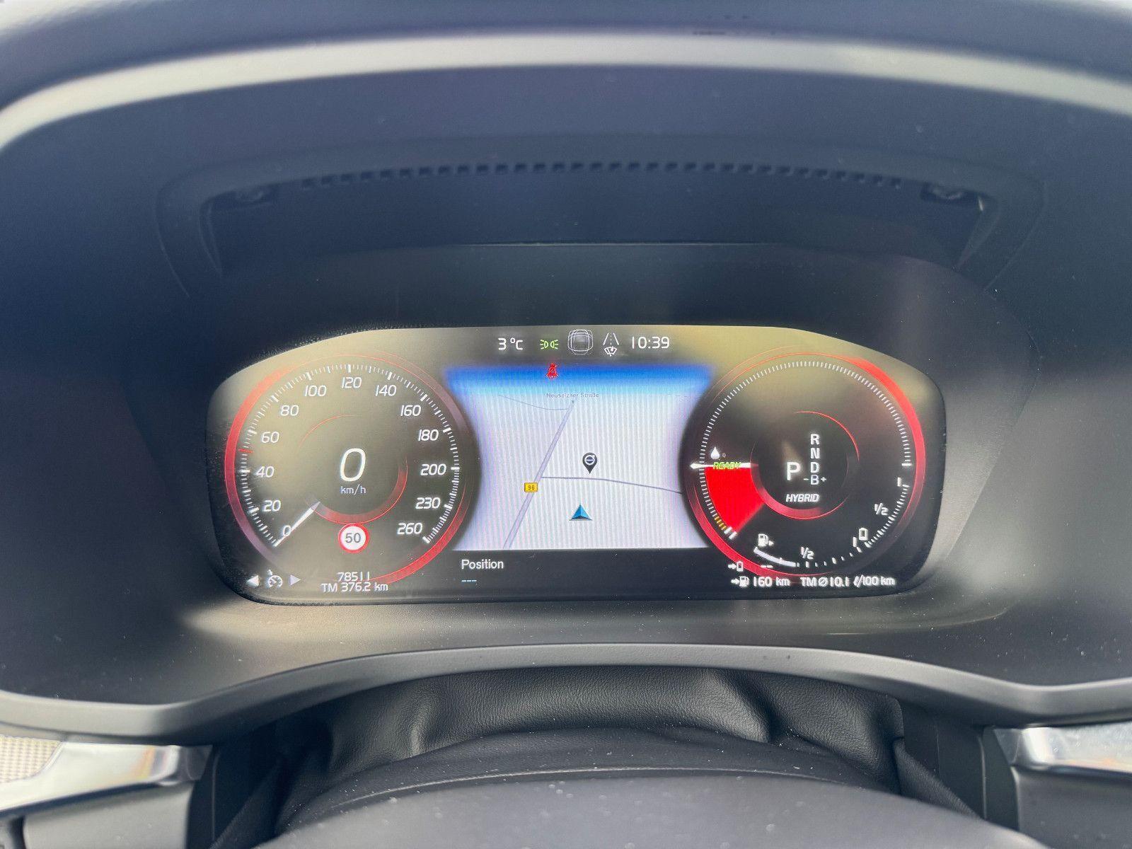 Volvo V60 T6 AWD R-Design Recharge Plug-In Hybrid