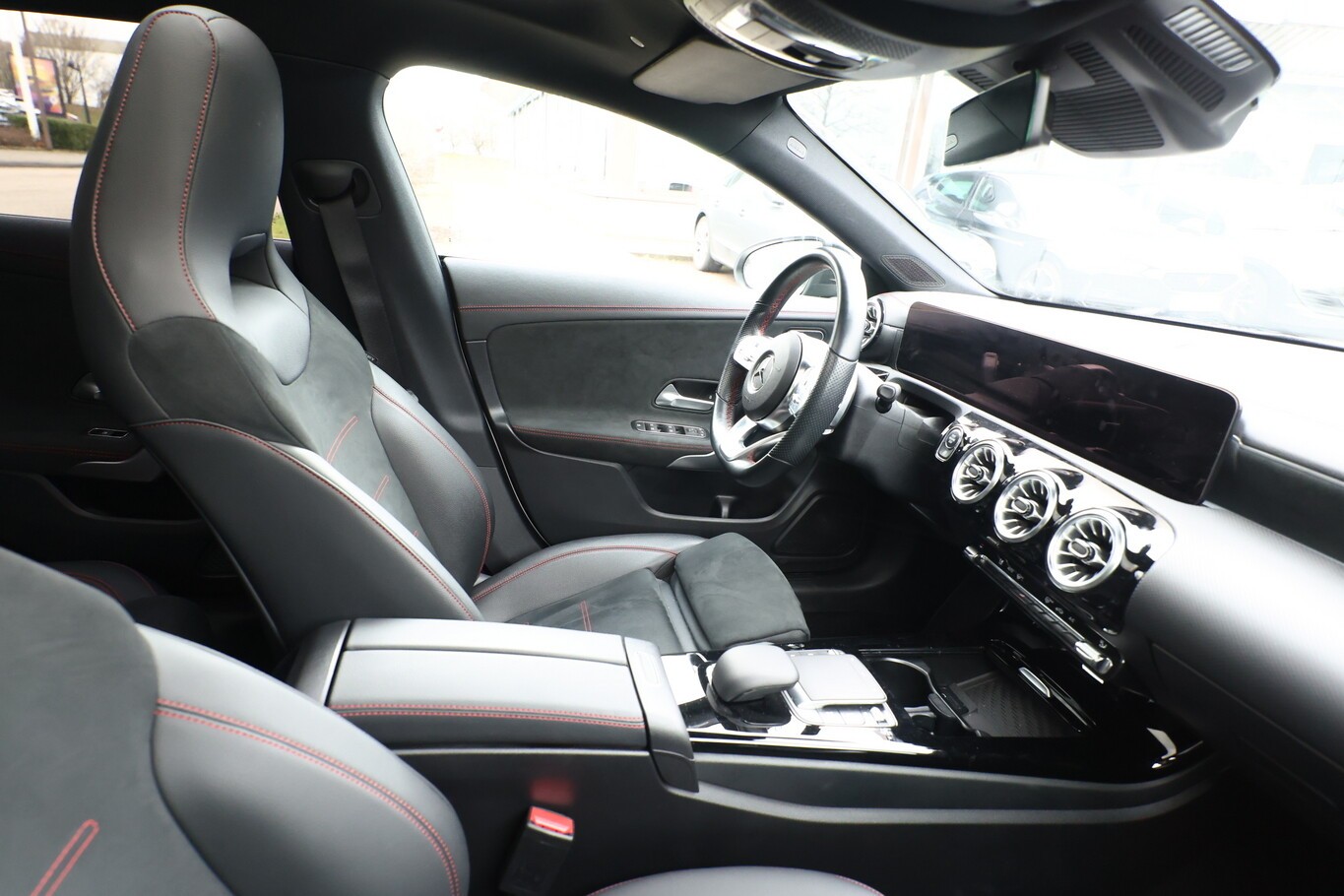 Mercedes-Benz CLA 200 d SB DCT AMG Pano NightP AHK LED Nav 18Z