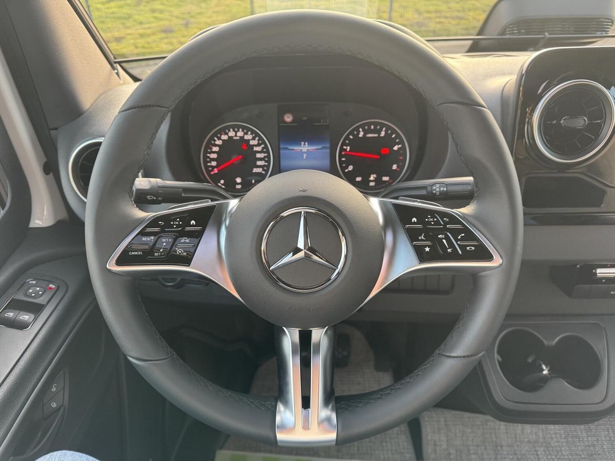 Malibu T 430 KB LE comfort Solar+ACC+LED+TV+Kaffeemaschine