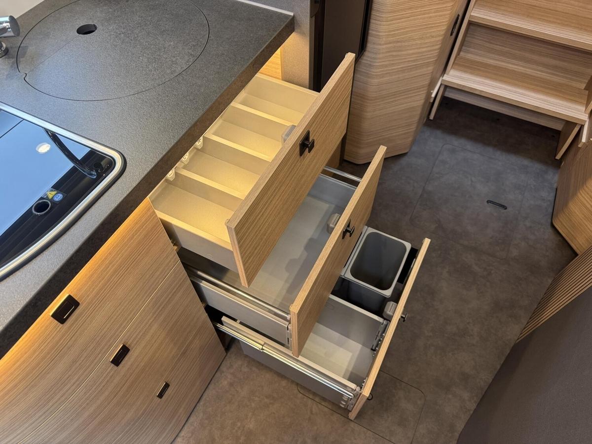 Malibu T 430 KB LE comfort Solar+ACC+LED+TV+Kaffeemaschine