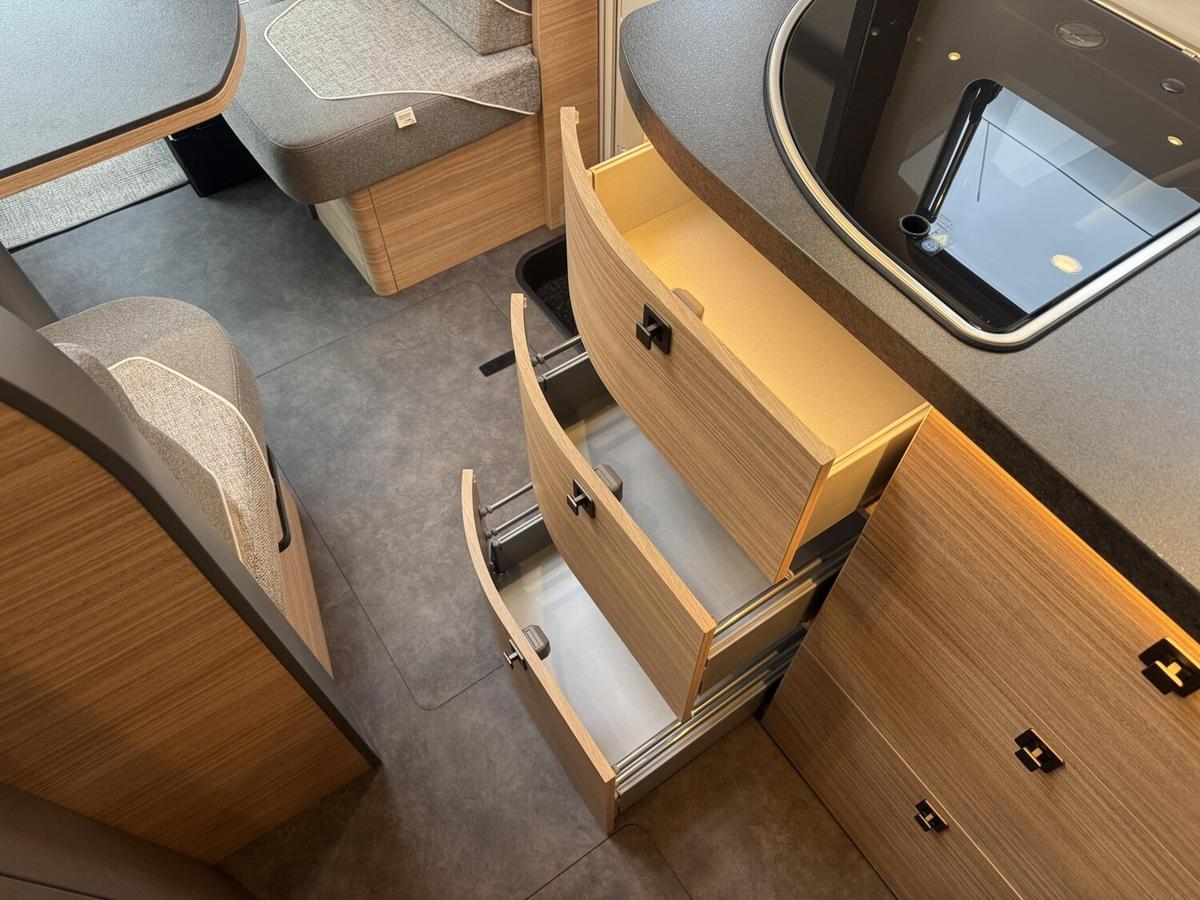 Malibu T 430 KB LE comfort Solar+ACC+TV+LED+Wechselrichter