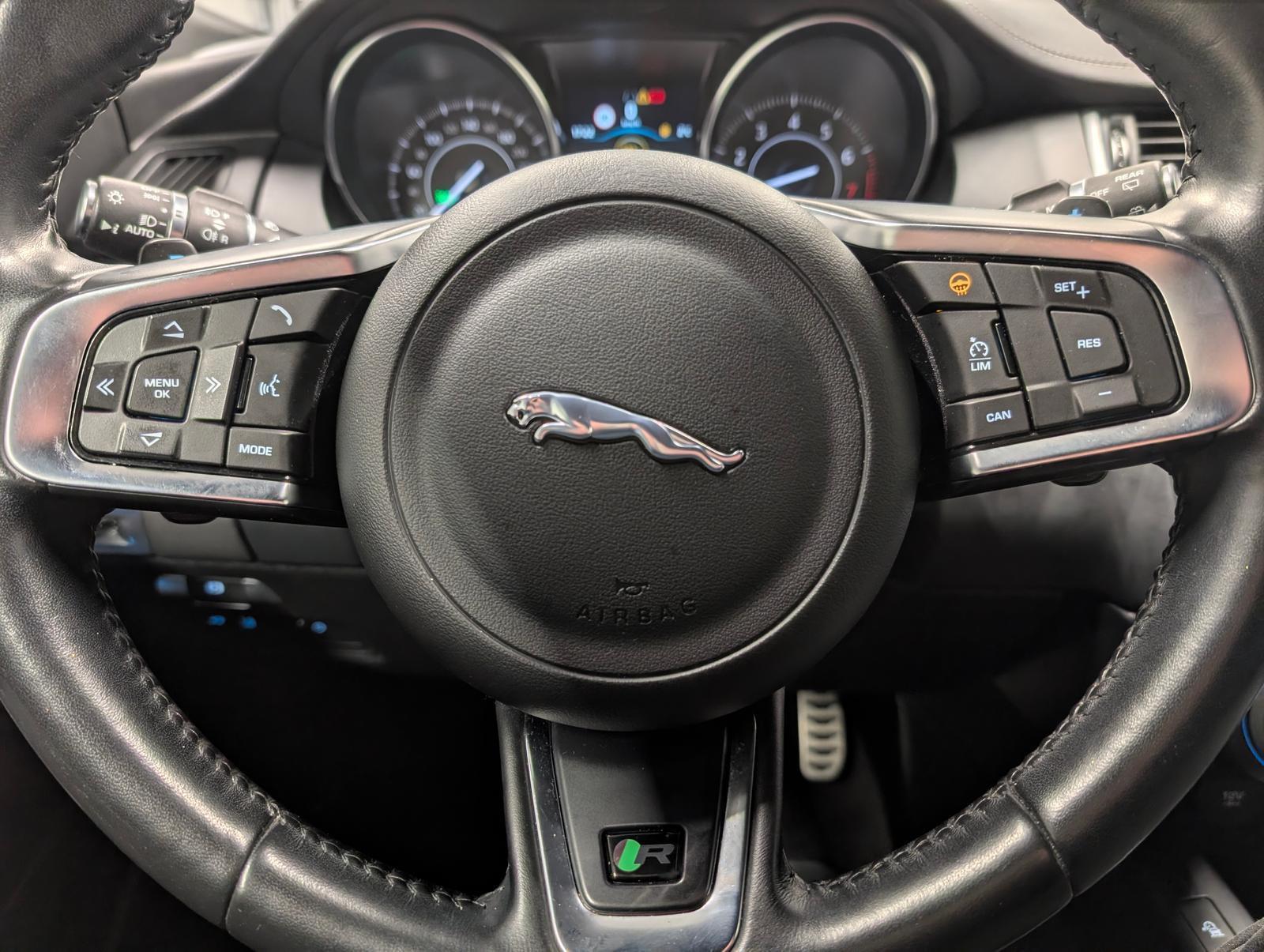 Jaguar E-Pace R-Dynamic S LED/Navi/Pano/SHZ/Kam/20-LM