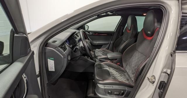 Skoda Octavia RS 245  NAVI DCC PANO LED CANTON PDC