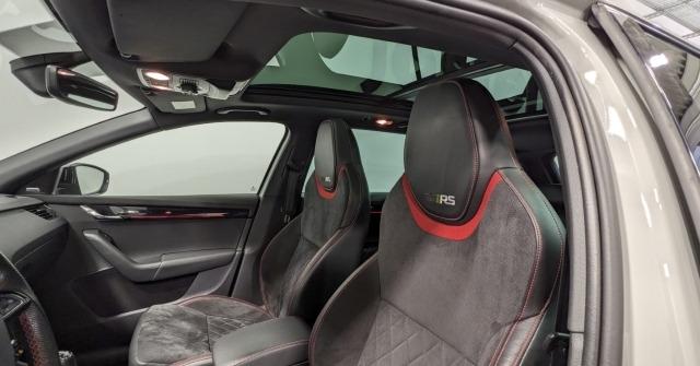 Skoda Octavia RS 245  NAVI DCC PANO LED CANTON PDC