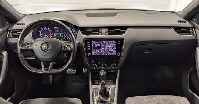 Skoda Octavia RS 245  NAVI DCC PANO LED CANTON PDC