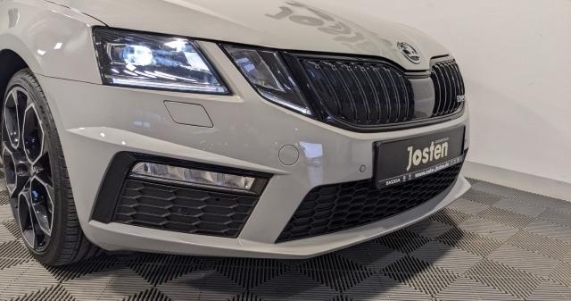 Skoda Octavia RS 245  NAVI DCC PANO LED CANTON PDC