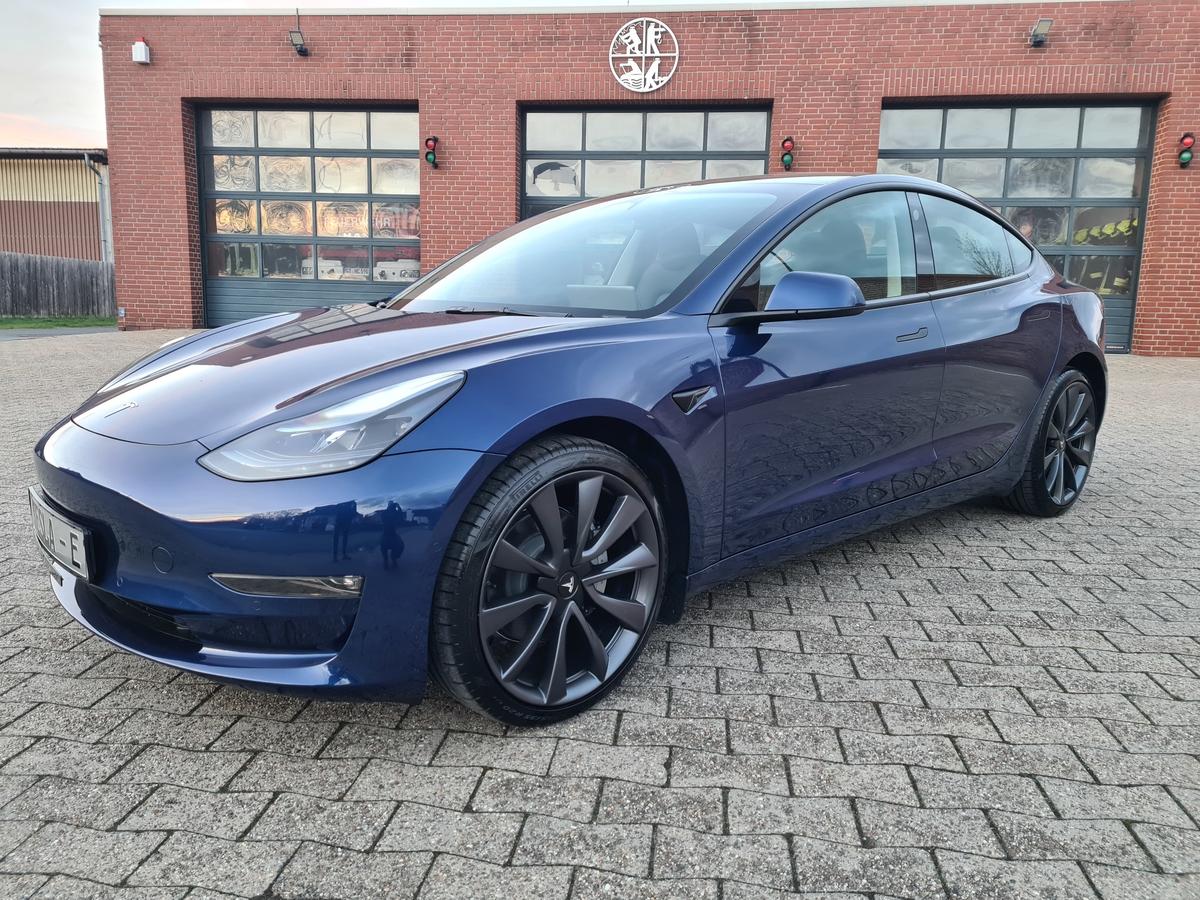 Tesla Model 3 LR AWD FSD 19 Zoll