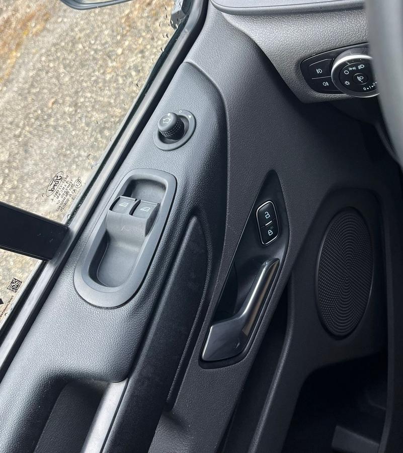 Ford Transit Custom 2.0 TDCi 320 L2 PKW Trend 9-Sitzer 