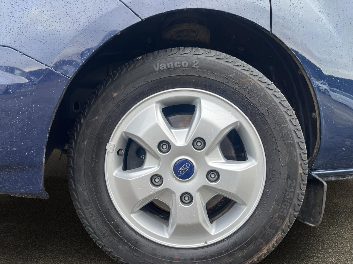 Ford Transit Custom 2.0 TDCi 320 L2 PKW Trend 9-Sitzer 