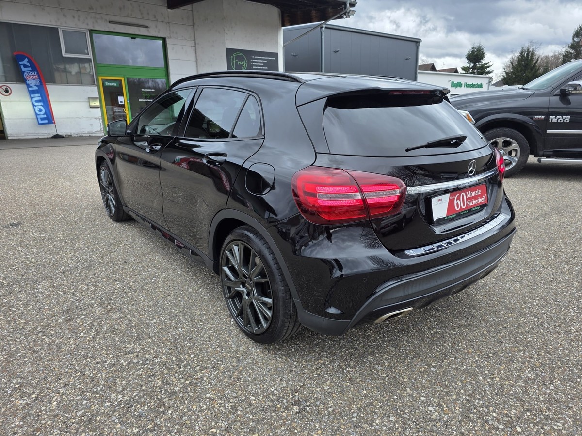 Mercedes-Benz GLA 250 AMG Line Night LED PDC Tempomat