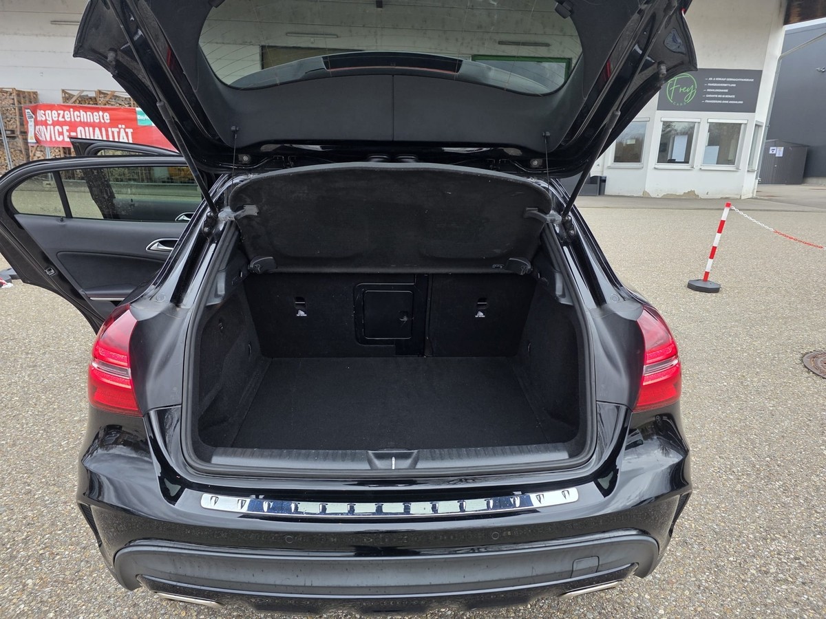 Mercedes-Benz GLA 250 AMG Line Night LED PDC Tempomat