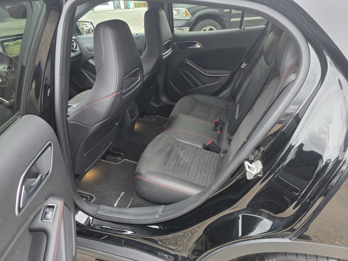 Mercedes-Benz GLA 250 AMG Line Night LED PDC Tempomat