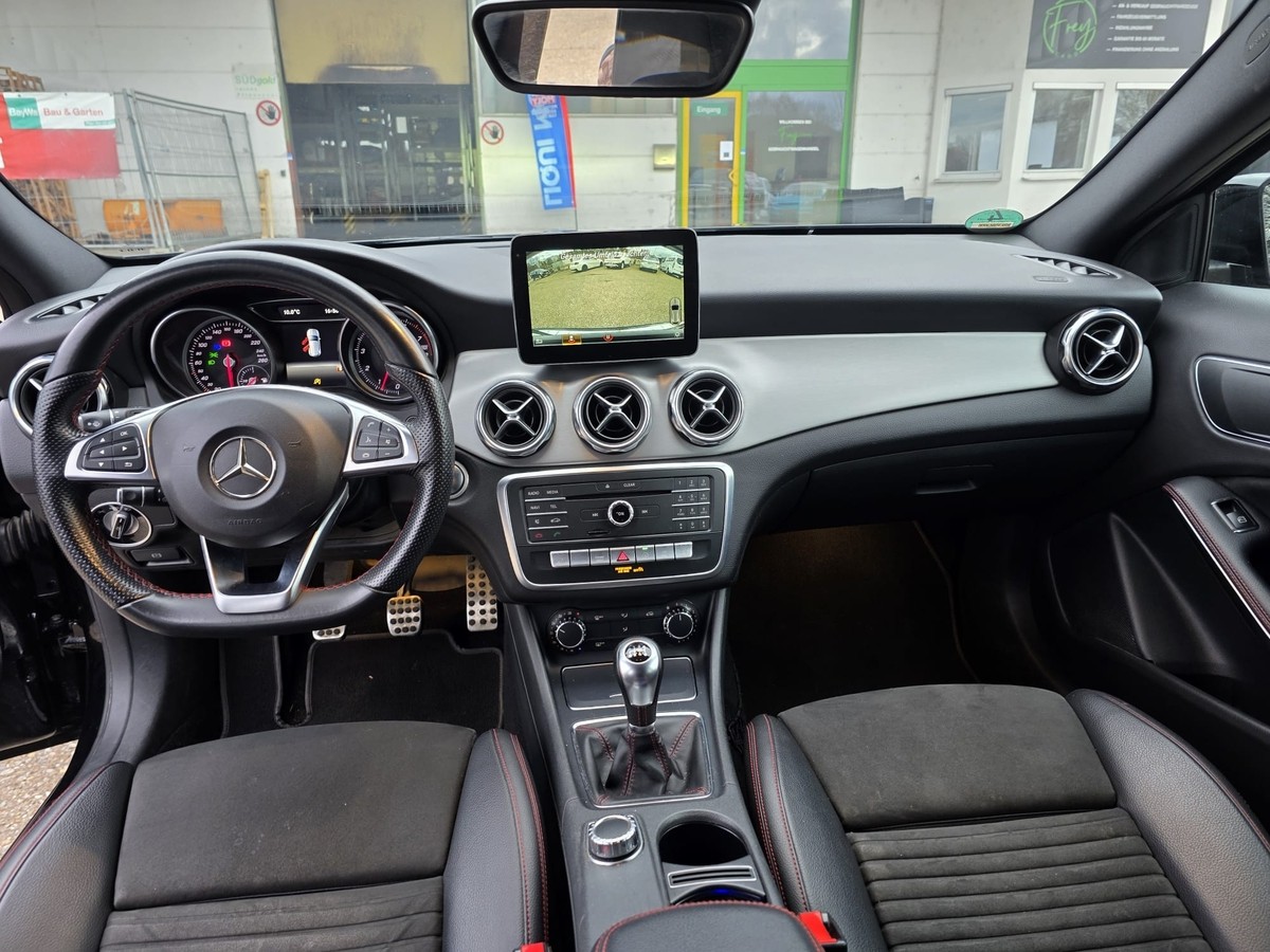 Mercedes-Benz GLA 250 AMG Line Night LED PDC Tempomat