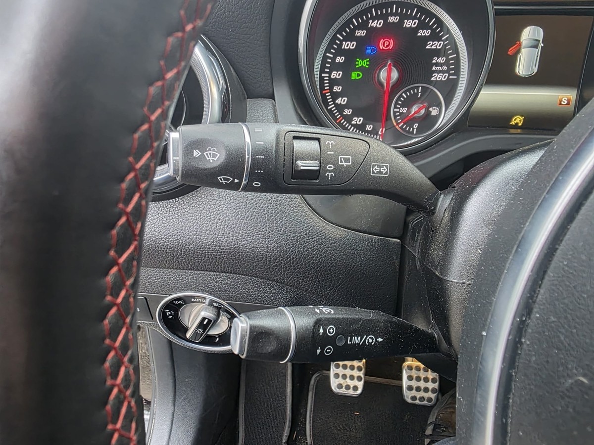 Mercedes-Benz GLA 250 AMG Line Night LED PDC Tempomat