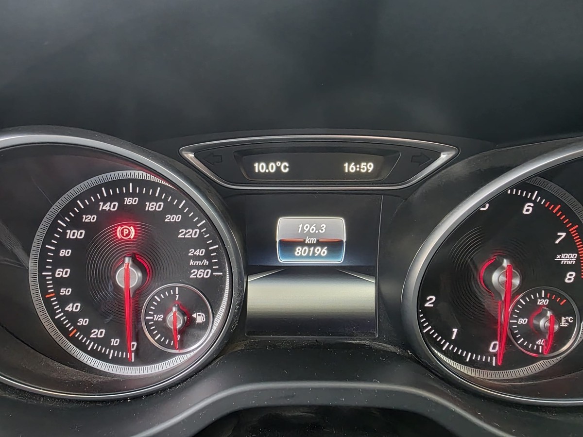 Mercedes-Benz GLA 250 AMG Line Night LED PDC Tempomat