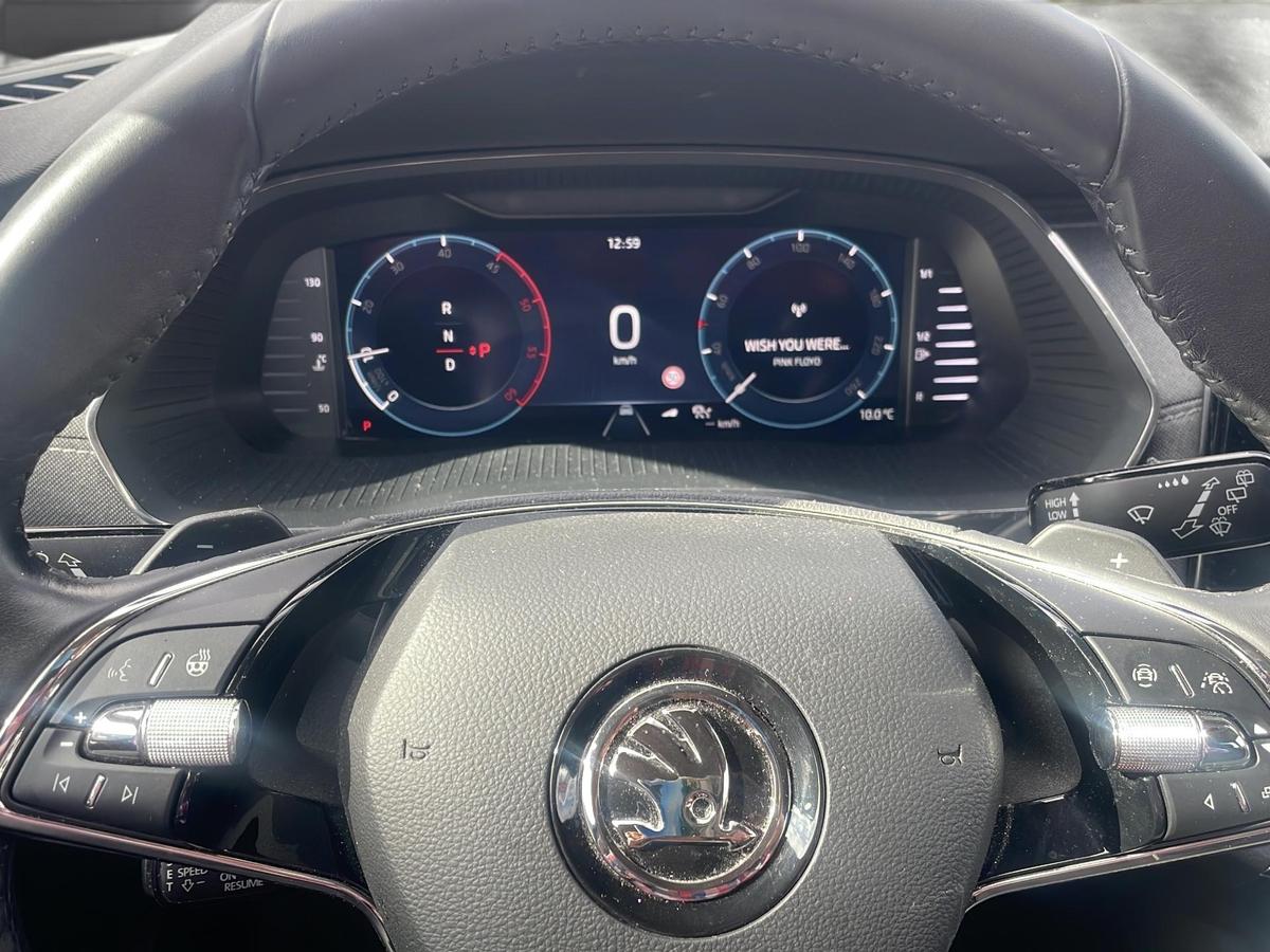 Skoda Octavia Combi 2.0 TDI *LED*SHZ*NAVI*RFK