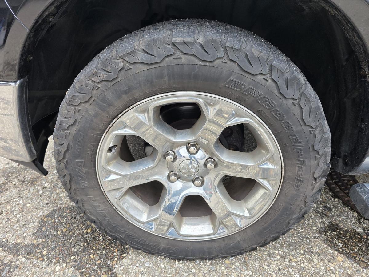 Dodge RAM 1500 GAS LARAMIE Hemi Luftfahrwerk