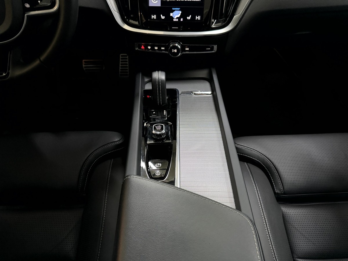 Volvo S60 B4 R Design LED GSD Memory H&K ACC