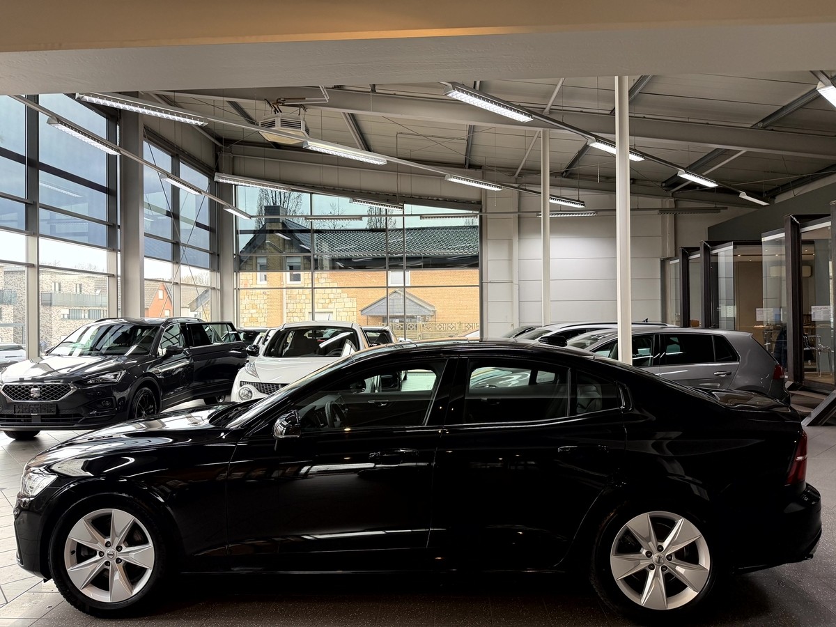 Volvo S60 B4 R Design LED GSD Memory H&K ACC