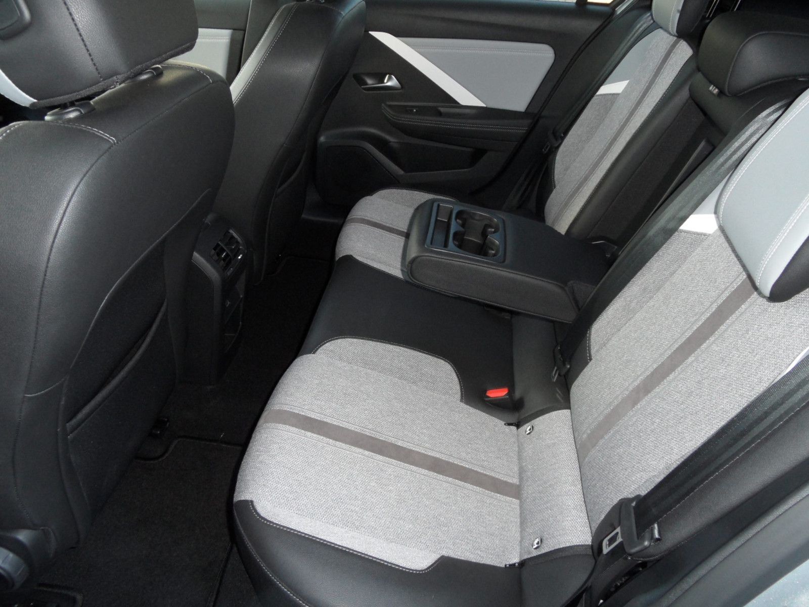 Opel Astra L 1,2 Lim. Elegance+Kamera+Sitzheizung