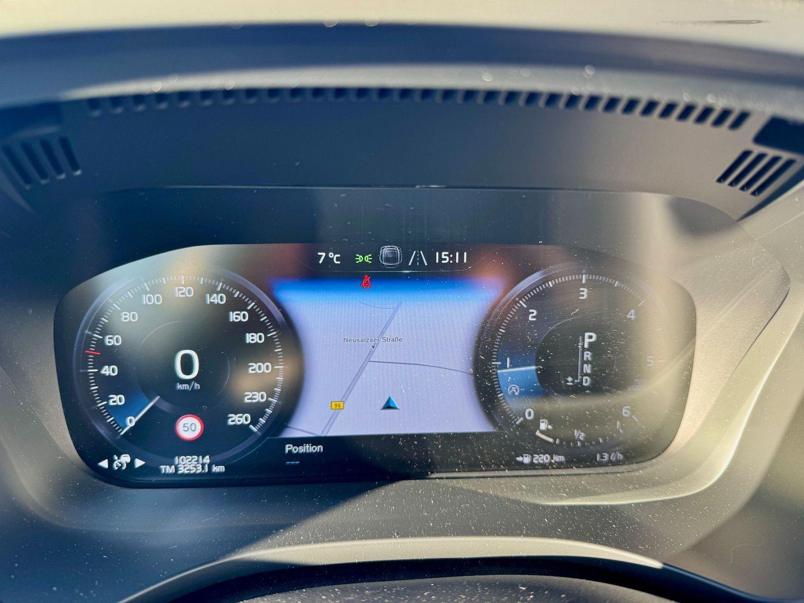 Volvo XC60 XC60 D4 8-Gang R Design