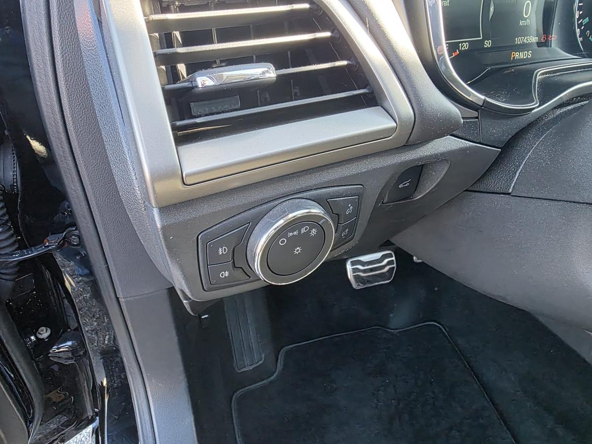 Ford Mondeo Vignale AHK ACC LED Massage 