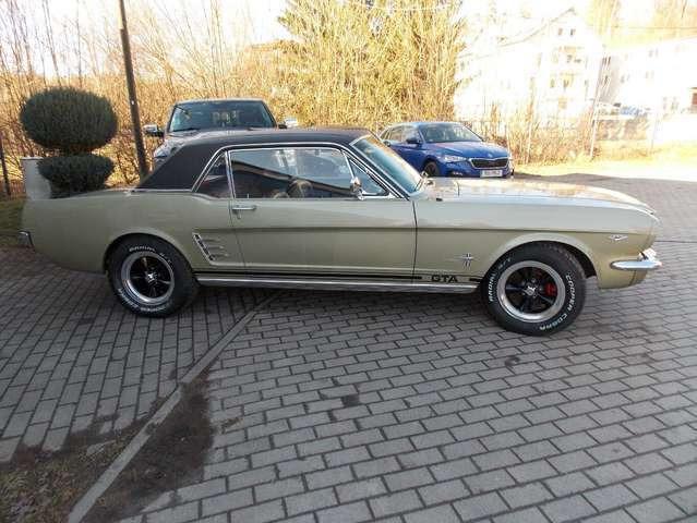 Ford Mustang V8 mit Wertgutachten