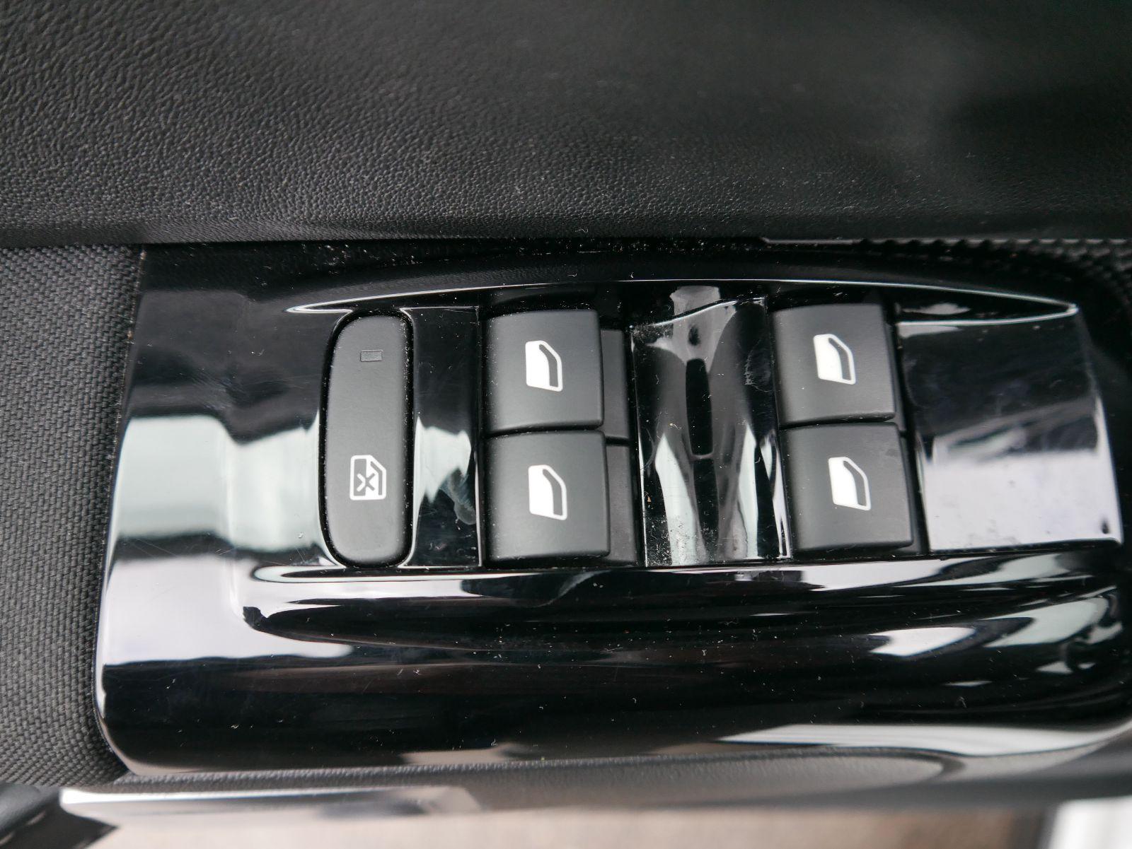 Citroën C3 Pure Tech 83 S&S SHINE*PDC-HINTEN*TEMPOMAT*KEYLESS-GO*MIRROR-LINK*BLUETOOTH