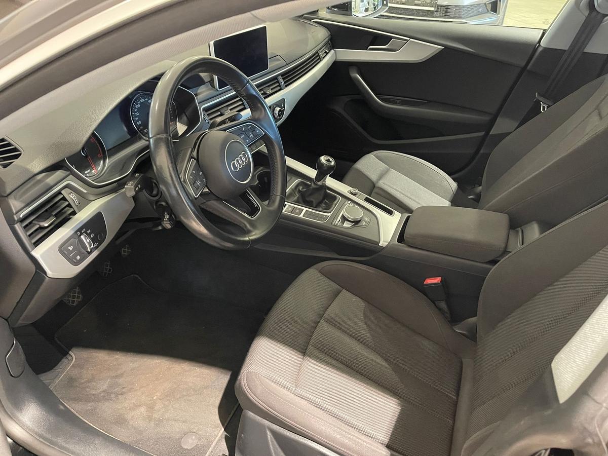 Audi A5 2.0TDI AHK APP NAVI SHZ PDC V+H