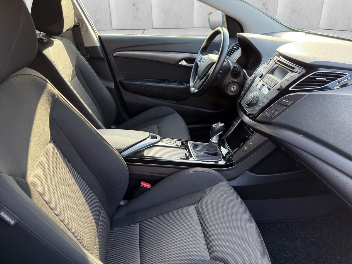 Hyundai i40 Kombi Trend 1.7 CRDi Klima*Sitz&Lenkhzg*PDCv/h