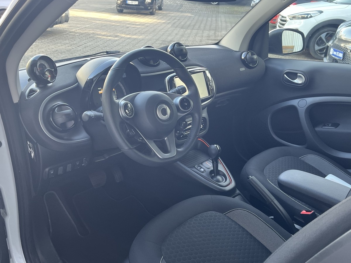 Smart ForTwo EQ Exclusive PANORAMA CAM MEDIA LED PDC SHZ ALU 22KW 