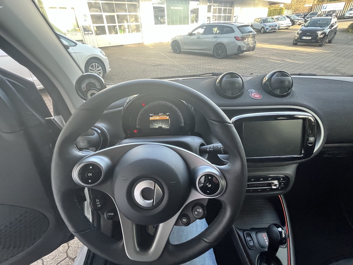 Smart ForTwo EQ Exclusive PANORAMA CAM MEDIA LED PDC SHZ ALU 22KW 