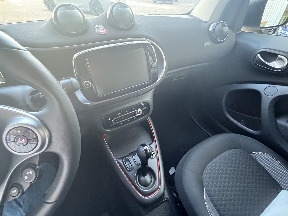 Smart ForTwo EQ Exclusive PANORAMA CAM MEDIA LED PDC SHZ ALU 22KW 