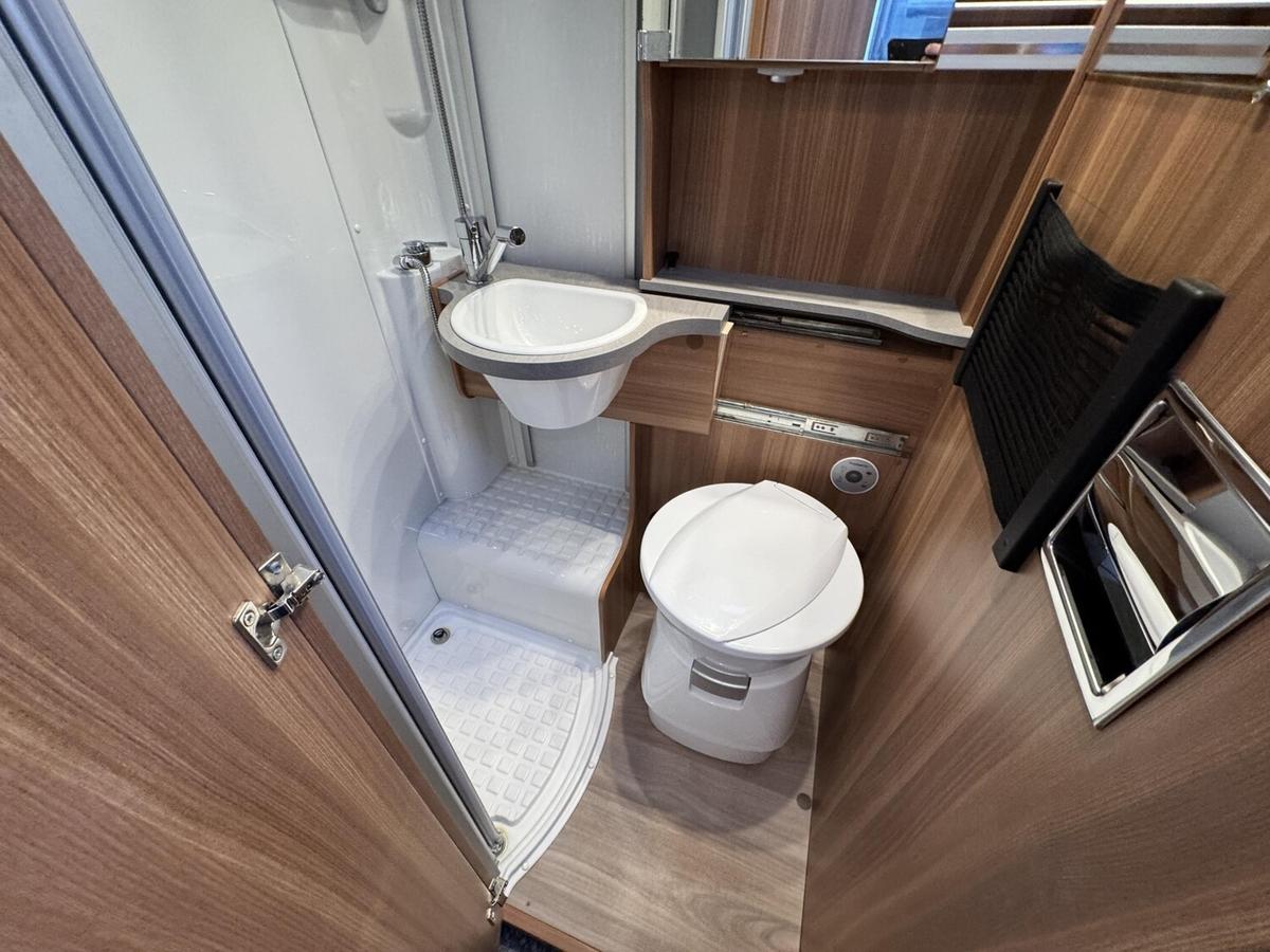 Weinsberg CaraCompact 600 MEG Pepper Sat-TV+Solar+Markise+Kamera