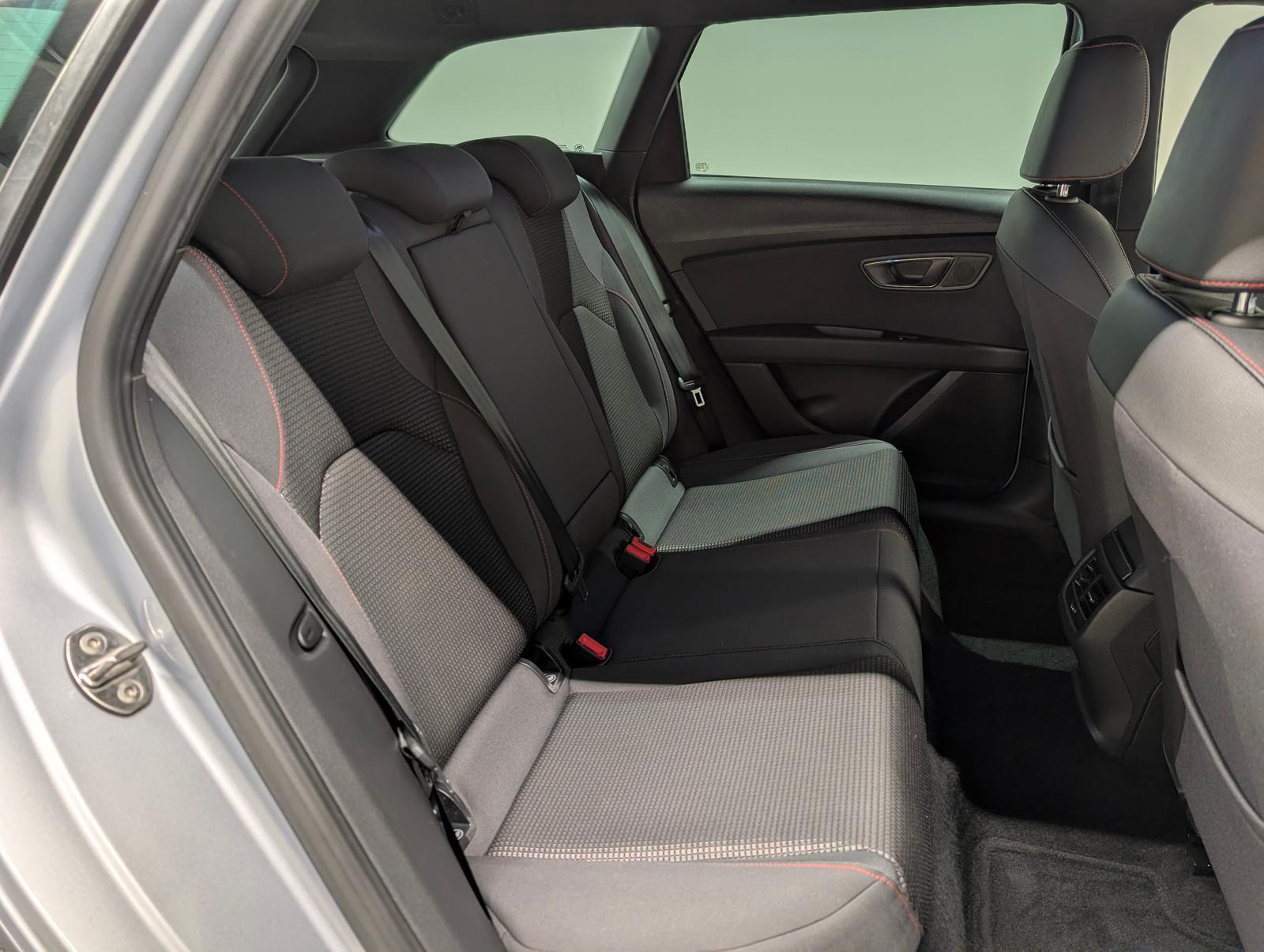 Seat Leon ST FR LED/SHZ/Navi/Kam/DAB/ACC/AHK/18-LM