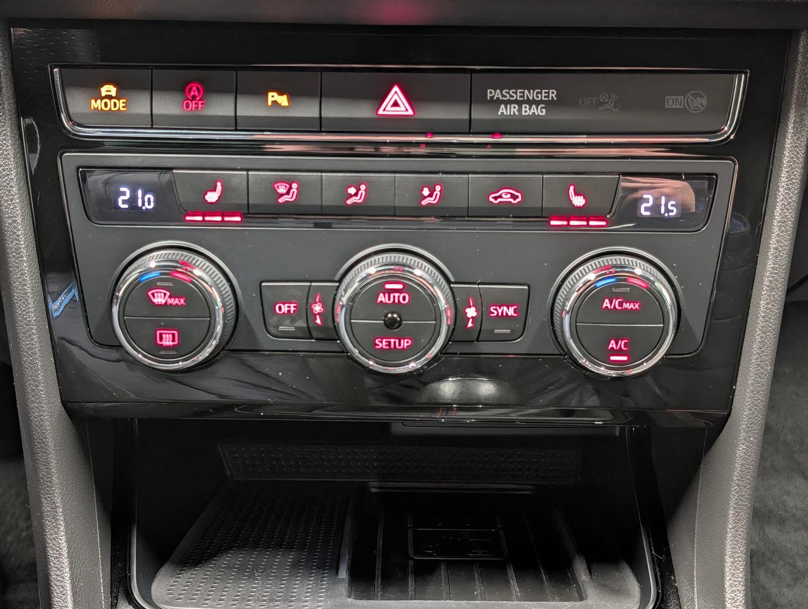 Seat Leon ST FR LED/SHZ/Navi/Kam/DAB/ACC/AHK/18-LM