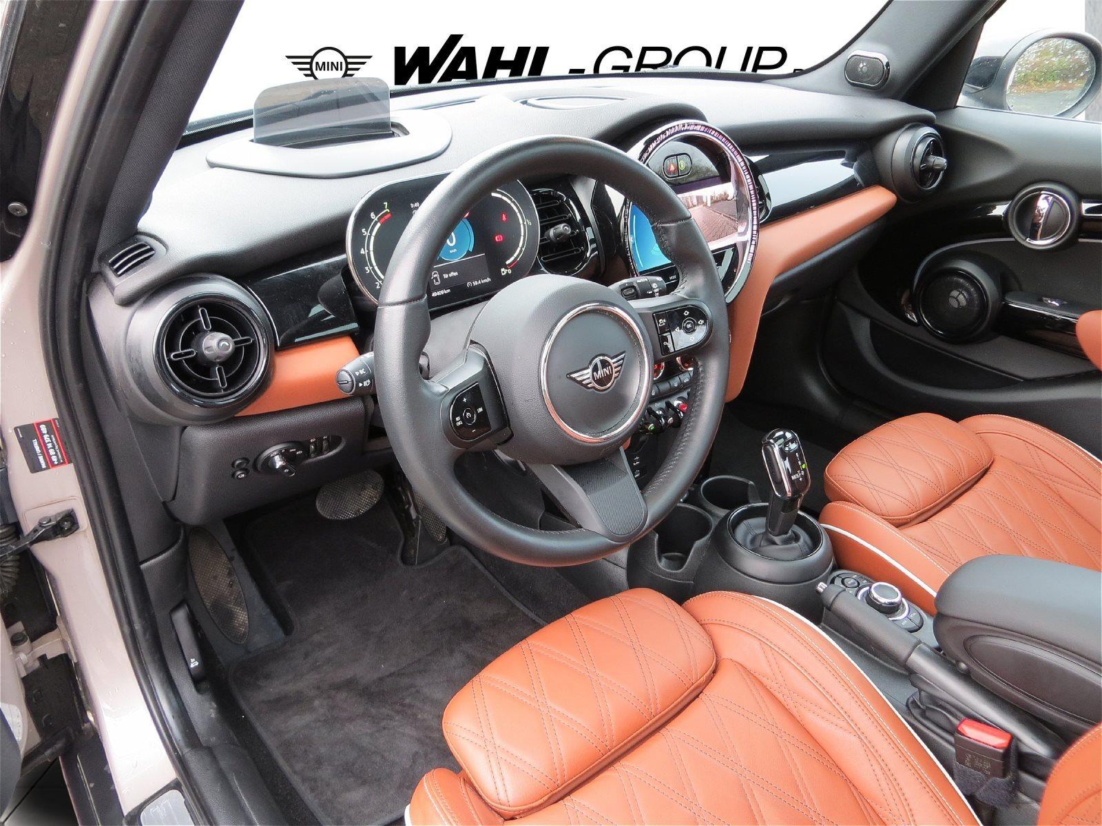 MINI Cooper 5-TÜRER CLASSIC TRIM DKG LEDER NAVI LED PANO HUD RFK SPORTSITZE HIFI HK D