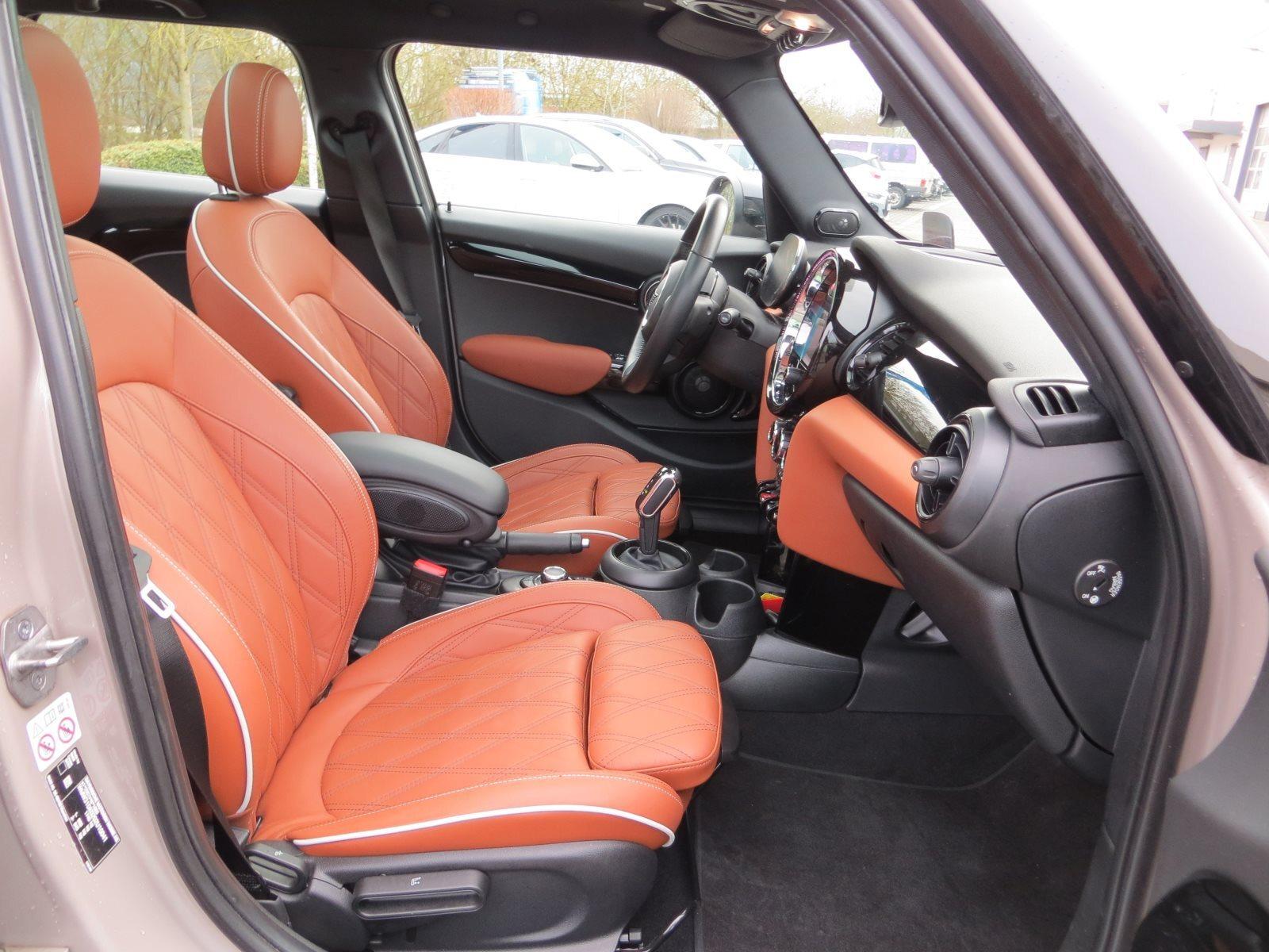 MINI Cooper 5-TÜRER CLASSIC TRIM DKG LEDER NAVI LED PANO HUD RFK SPORTSITZE HIFI HK D