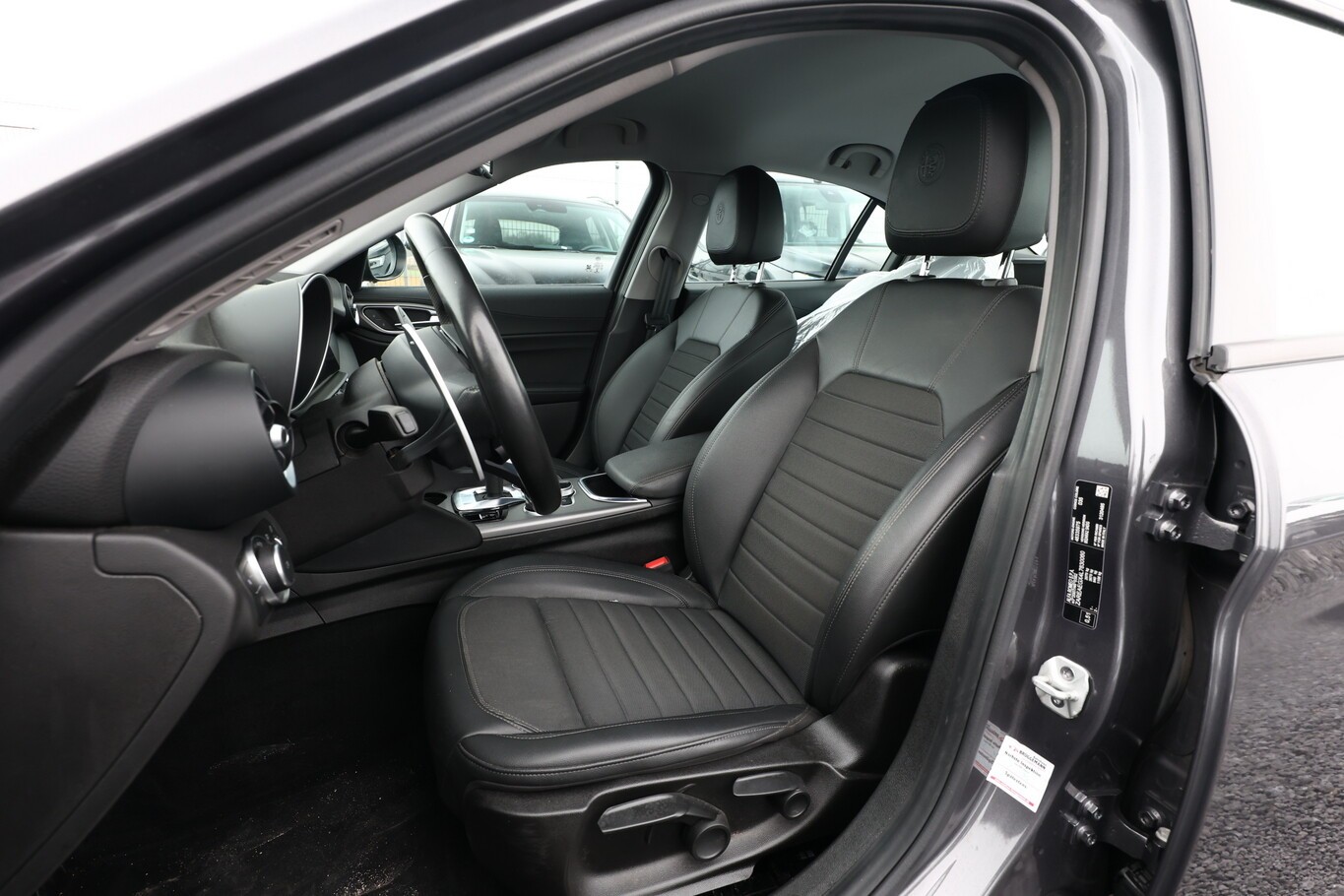 Alfa Romeo Giulia 2.2 Turbo 160 AT8 Sprint Nav Kam Keyless